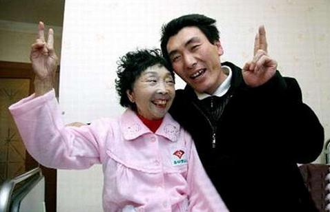 太阳成官网:厄运小姐化身小女巫 万圣节皮肤特效赏析(图1) 太阳集团tyc